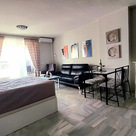 Estudio Pasodoble. Pueblo Evita Benalmádena
