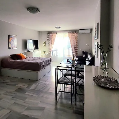 Estudio Pasodoble. Pueblo Evita Apartment Benalmadena